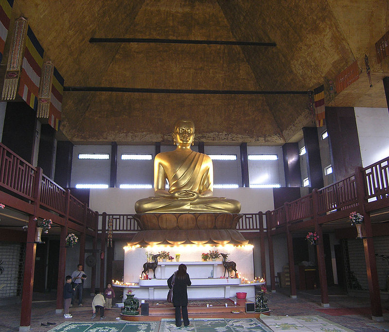 Bouddha de la Pagode de Vincennes. Source Wikipédia