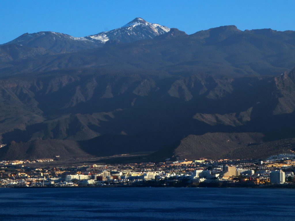 Crédit photo : Guillaume Baviere, Tenerife. Le Teide vu depuis le ferry pour la Gomera.