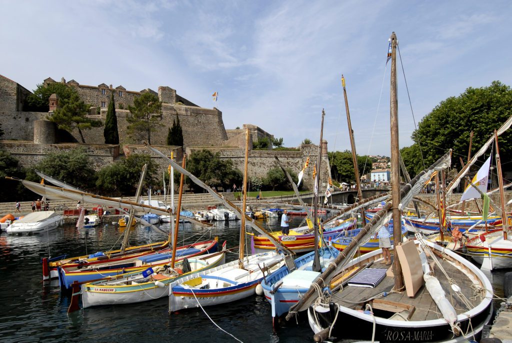 https://www.allovoyages.fr/mag/wp-content/uploads/2022/02/02044-barques-catalanes-1024x685.jpg